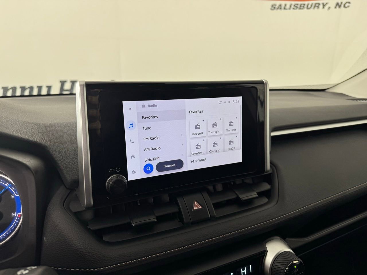 Used 2025 Toyota RAV4 XLE AWD/4WD image 14