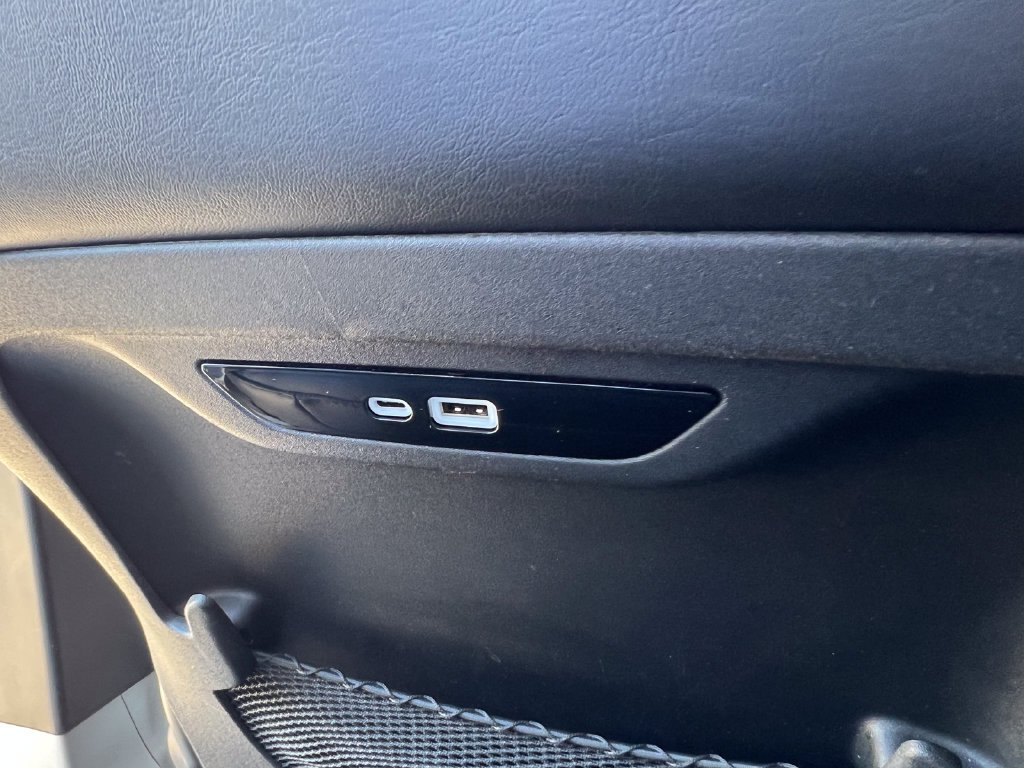 Used 2024 Chrysler Pacifica Limited FWD image 22