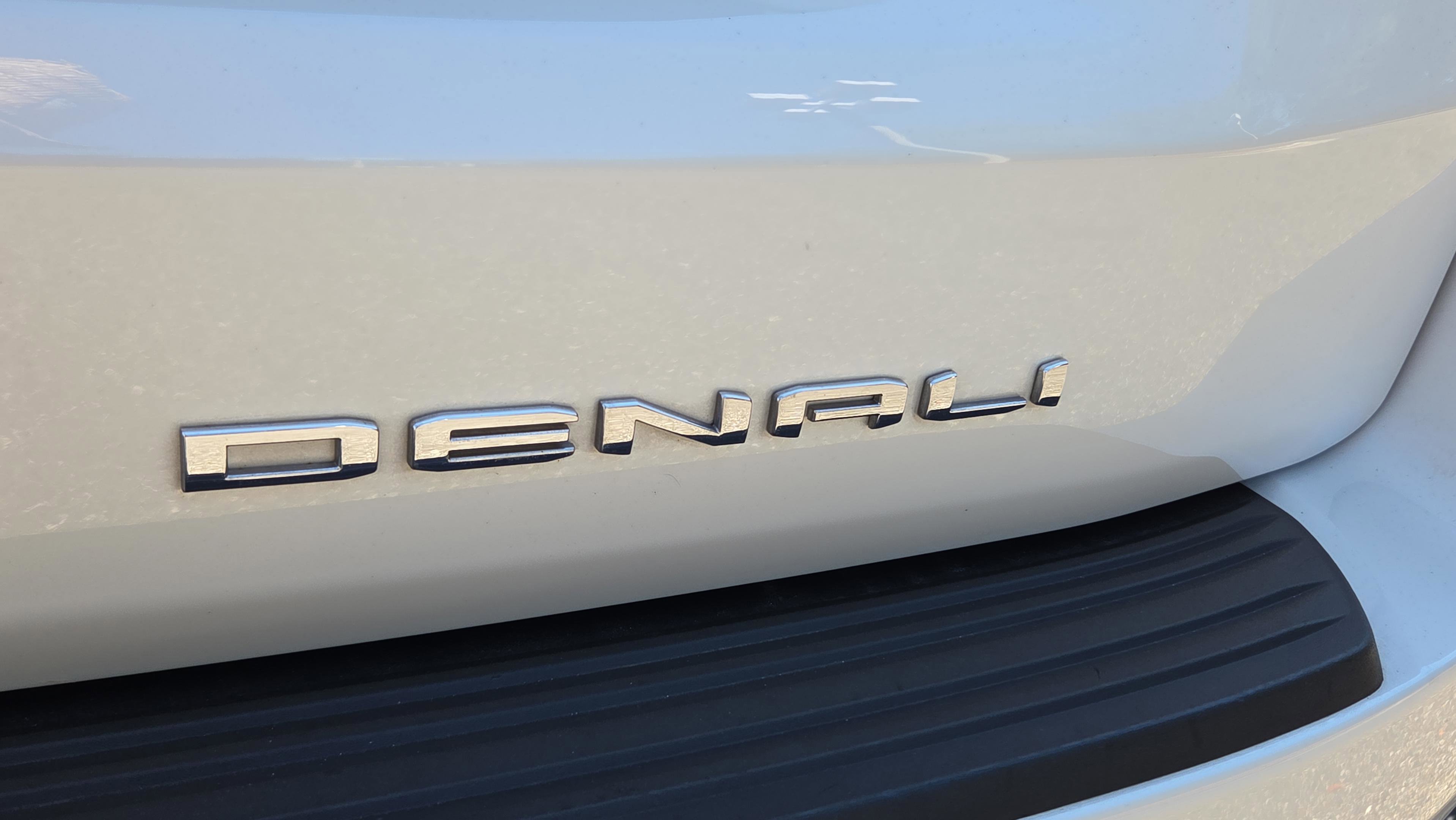 Certified 2023 GMC Yukon XL Denali Ultimate w/ LPO, Floor Liner Package AWD/4WD image 32