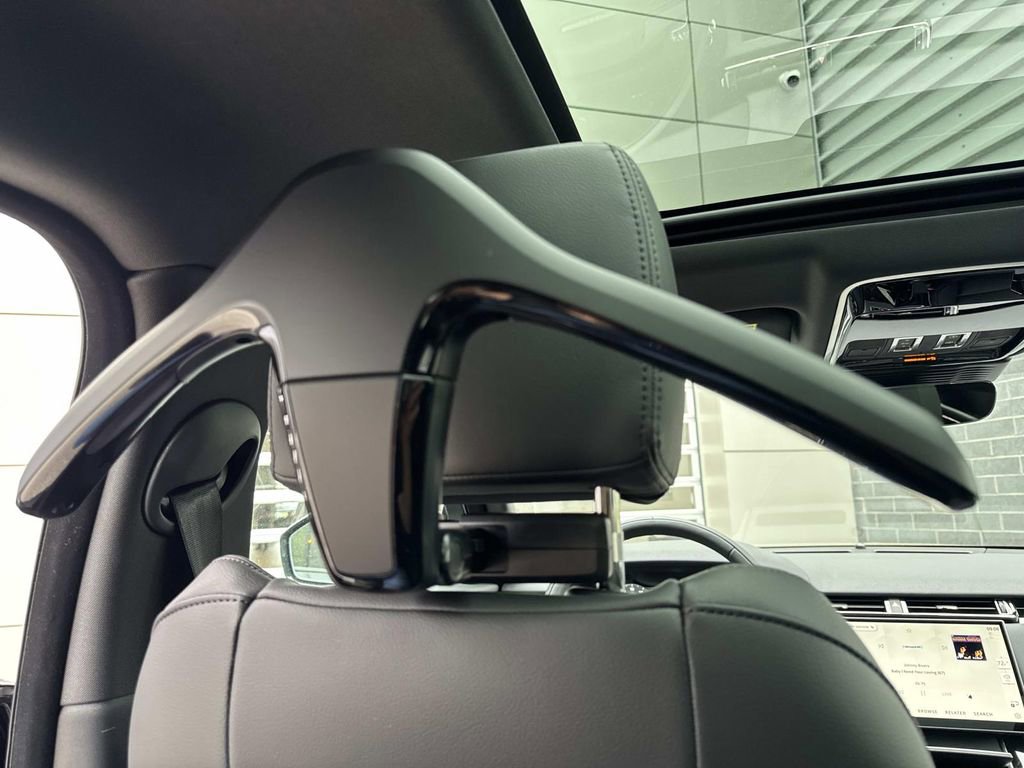 New 2026 Land Rover Range Rover Velar S AWD/4WD image 17