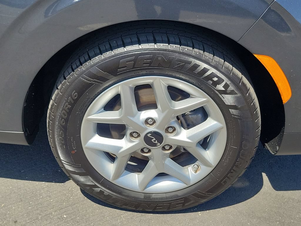 Used 2023 Kia Soul LX w/ Option Group 015 FWD image 5