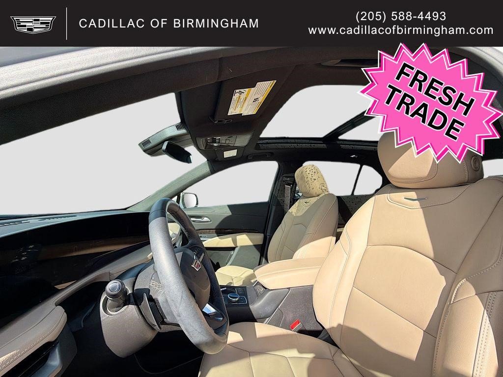 Certified 2025 Cadillac XT4 Premium Luxury w/ Cold Weather Package image 9