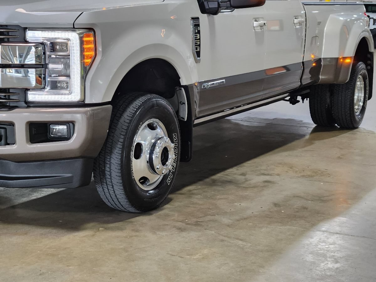 Used 2019 Ford F350 King Ranch w/ King Ranch Ultimate Package AWD/4WD image 17