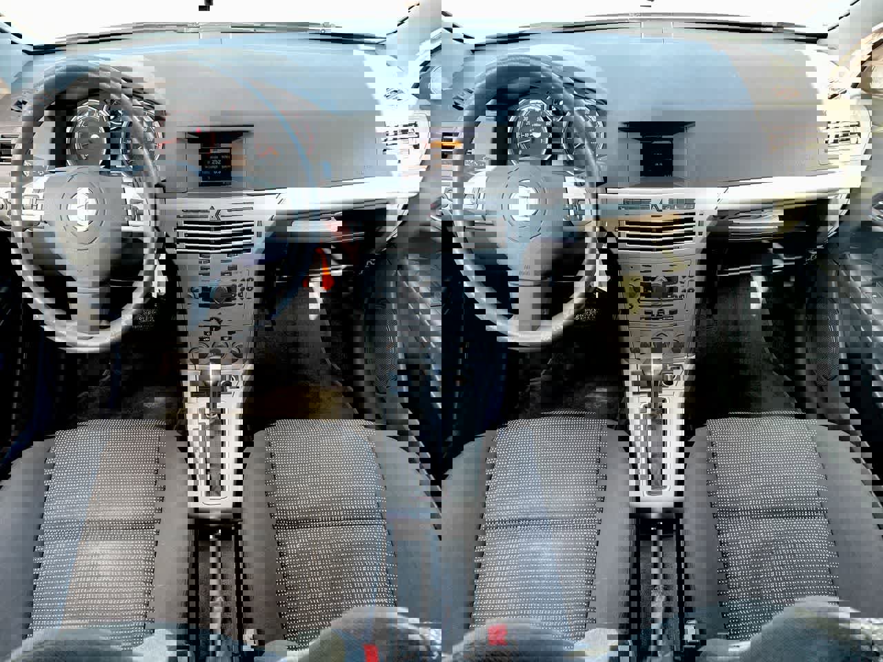 Used 2008 Saturn Astra XR w/ Advanced Audio Package image 21