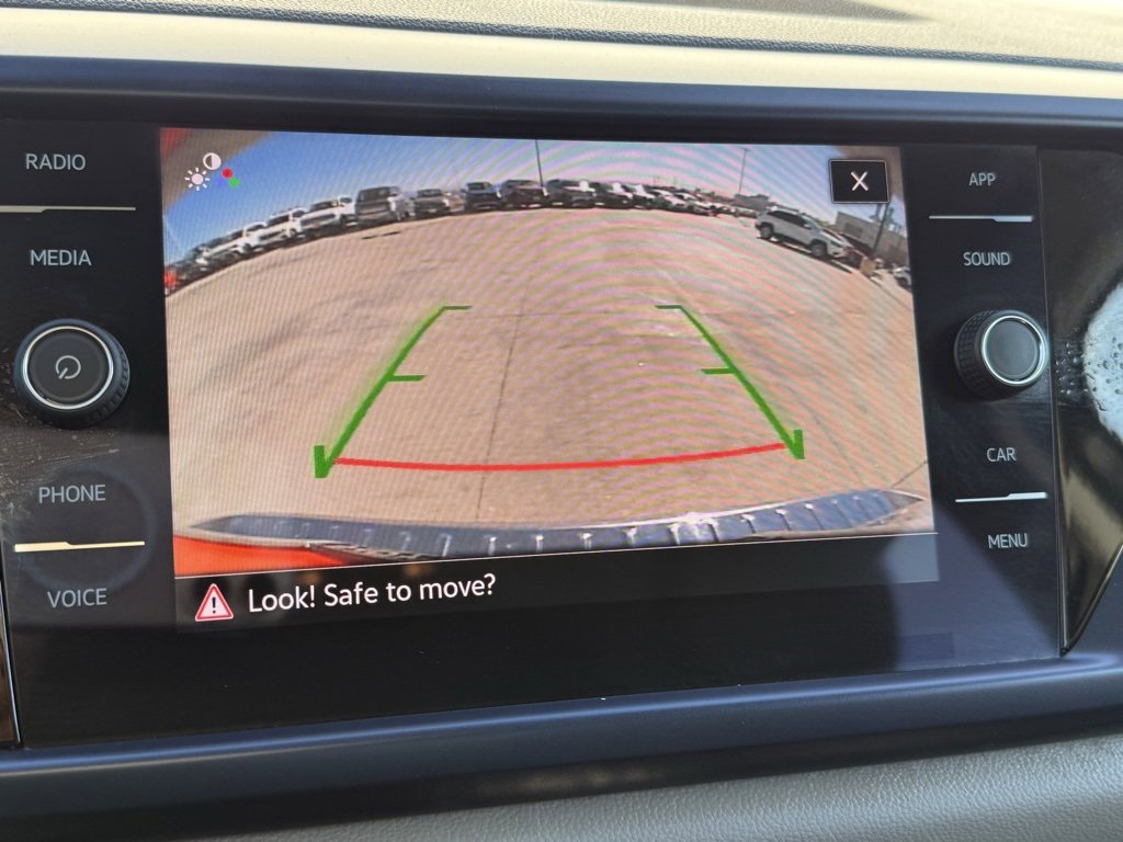 Certified 2023 Volkswagen Taos SE image 8