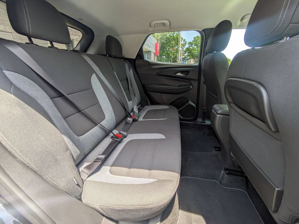Used 2025 Chevrolet TrailBlazer LT AWD/4WD image 29