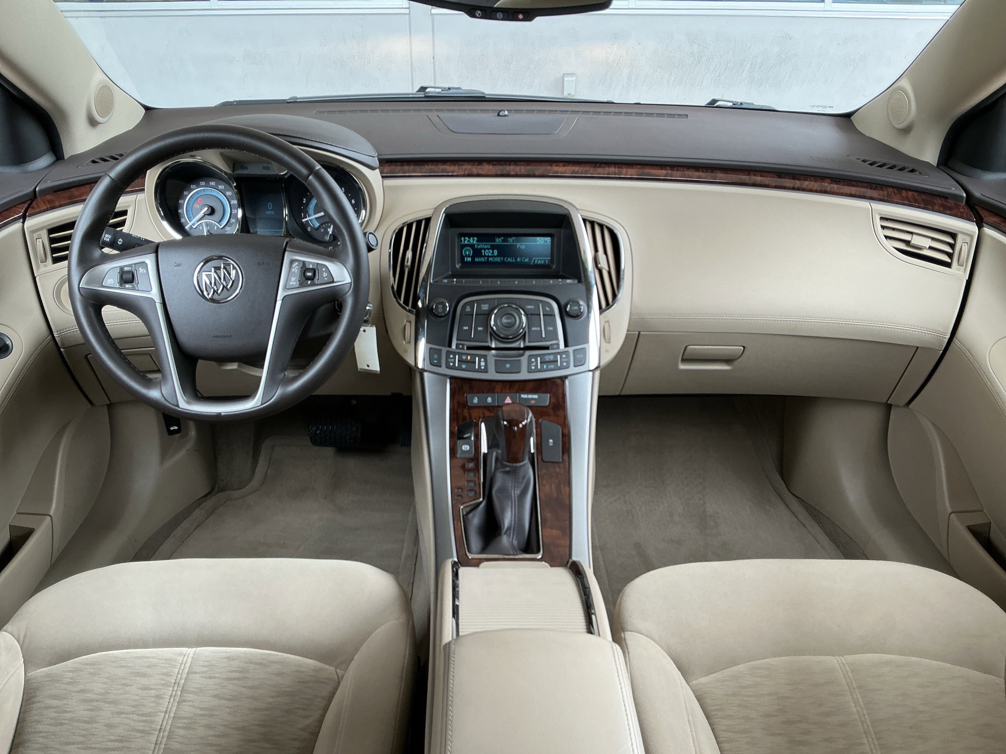 Used 2010 Buick LaCrosse CX image 4