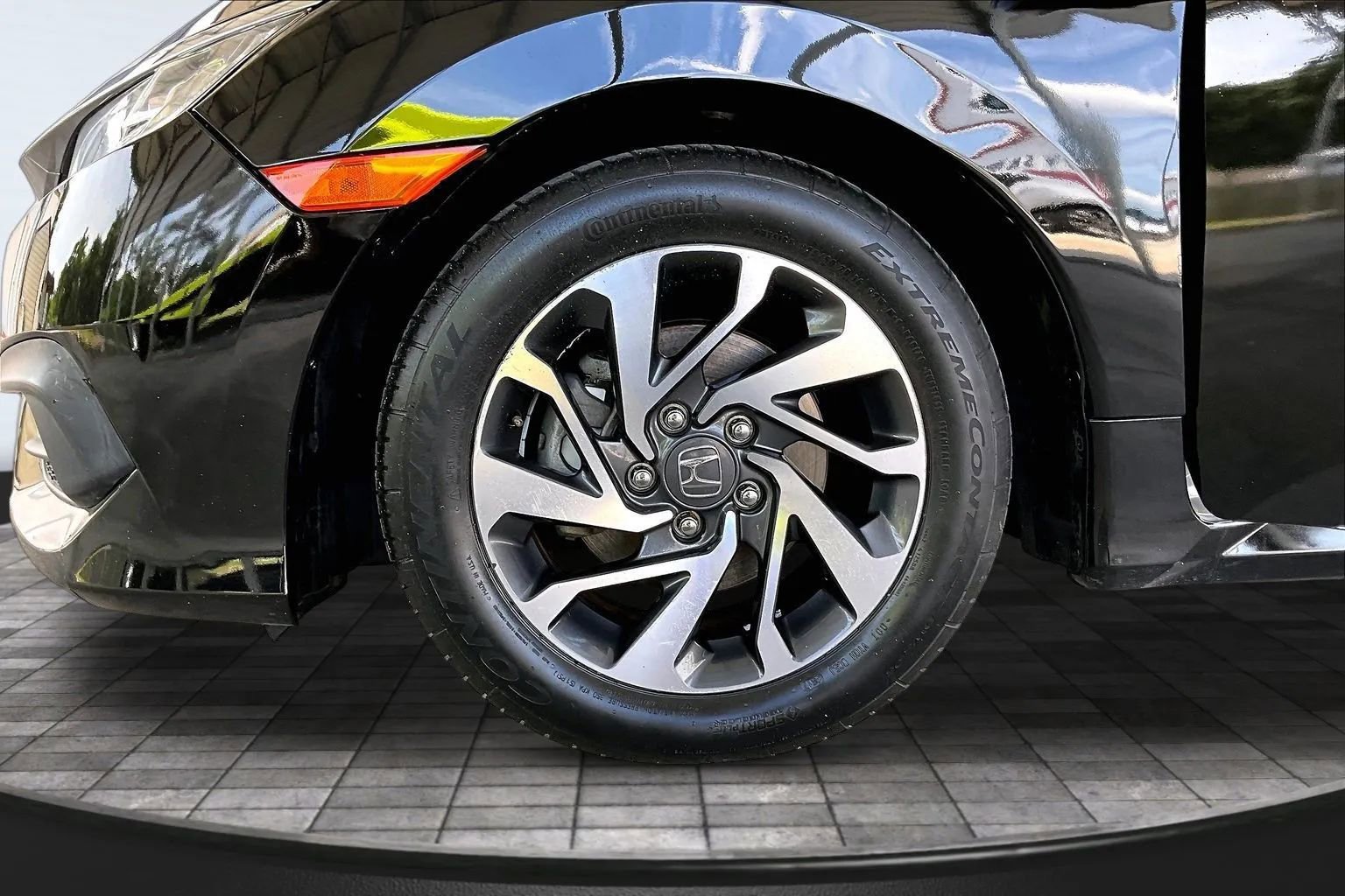 Used 2018 Honda Civic EX image 31