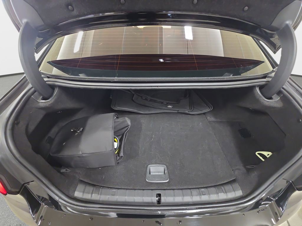 Used 2023 BMW 530e w/ Convenience Package image 29