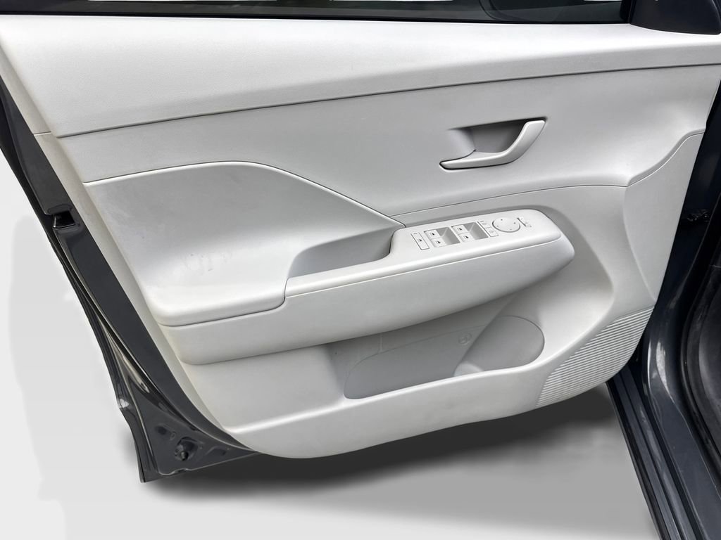 Used 2024 Hyundai Kona SEL FWD image 31