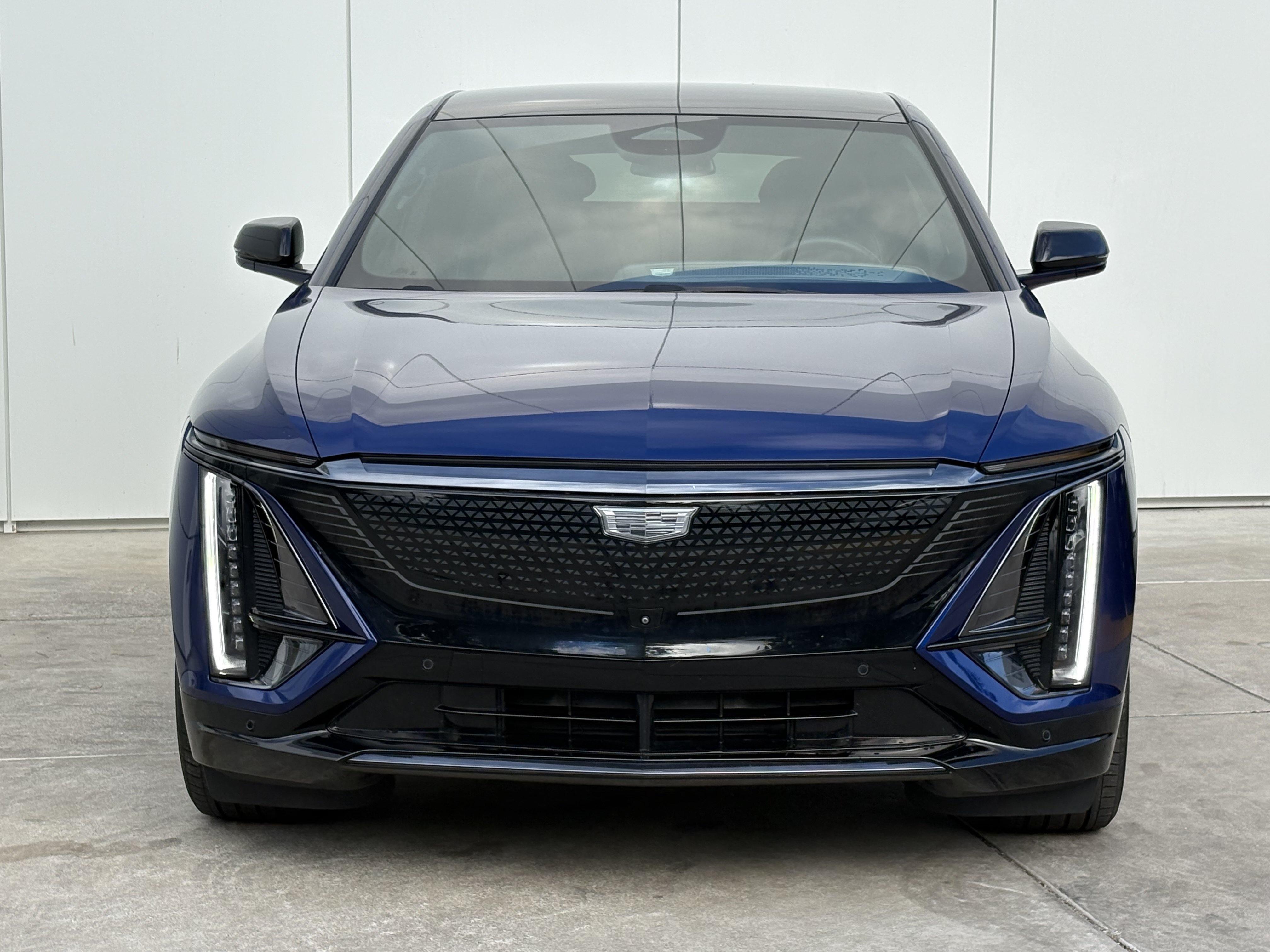 Used 2024 Cadillac Lyriq Sport AWD/4WD image 3