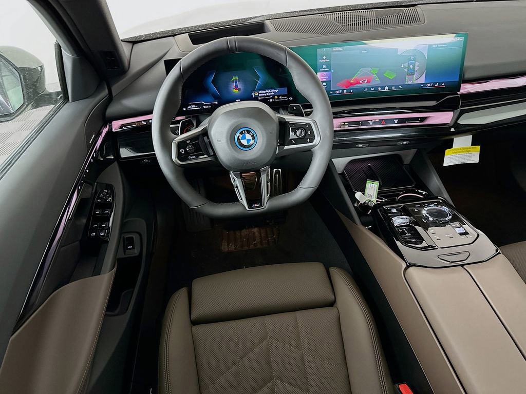New 2026 BMW 550e xDrive w/ Executive Package image 29