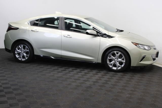 Used 2017 Chevrolet Volt Premier w/ Driver Confidence II Package FWD image 4