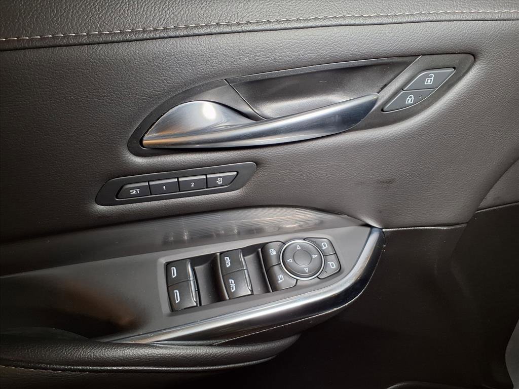 Used 2024 Cadillac XT4 Premium Luxury image 15