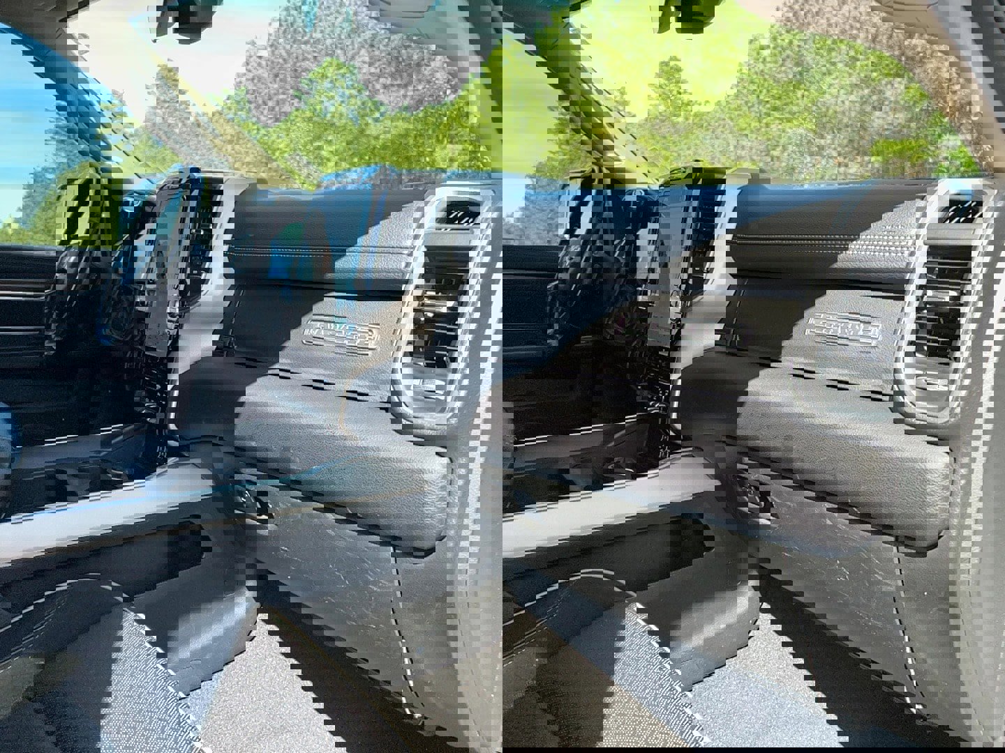 Used 2022 RAM 3500 Laramie w/ Protection Group image 27