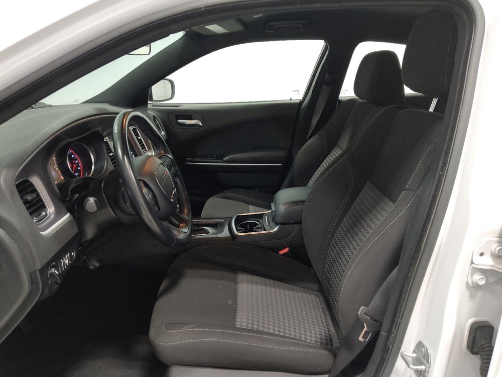 Used 2022 Dodge Charger SXT w/ Cold Weather Package RWD image 17