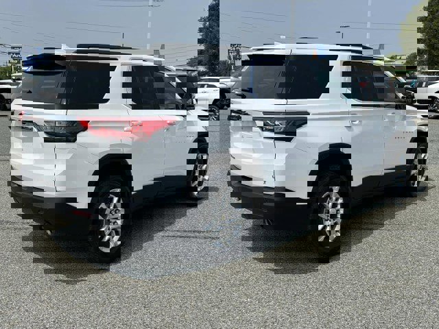 Used 2020 Chevrolet Traverse LT w/ Driver Confidence II Package image 5