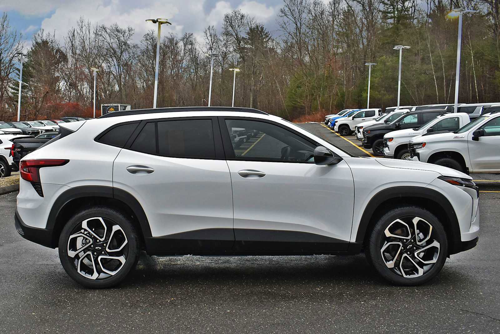 New 2026 Chevrolet Trax RS w/ Sunroof Package image 6