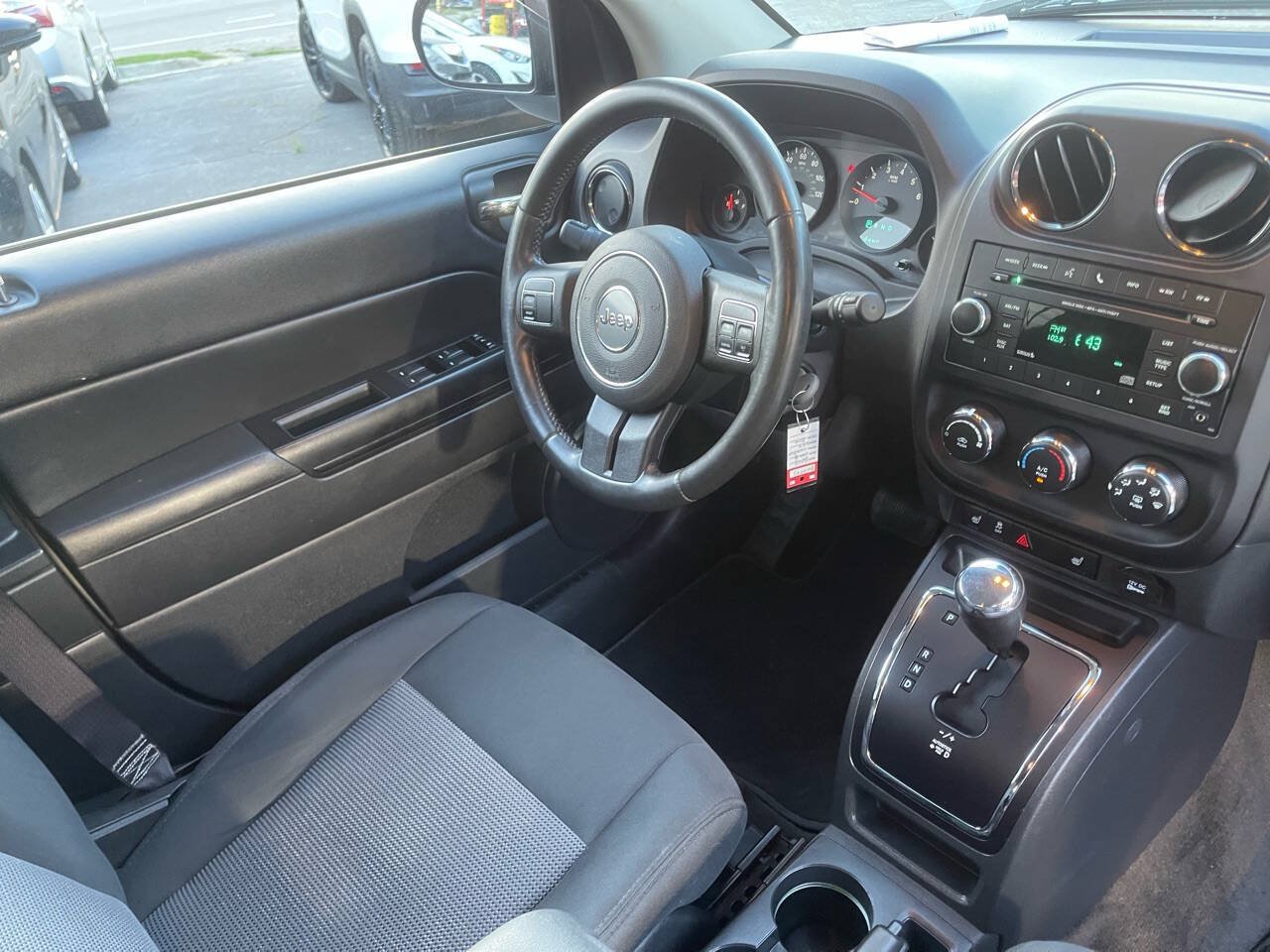 Used 2013 Jeep Compass Latitude AWD/4WD image 26
