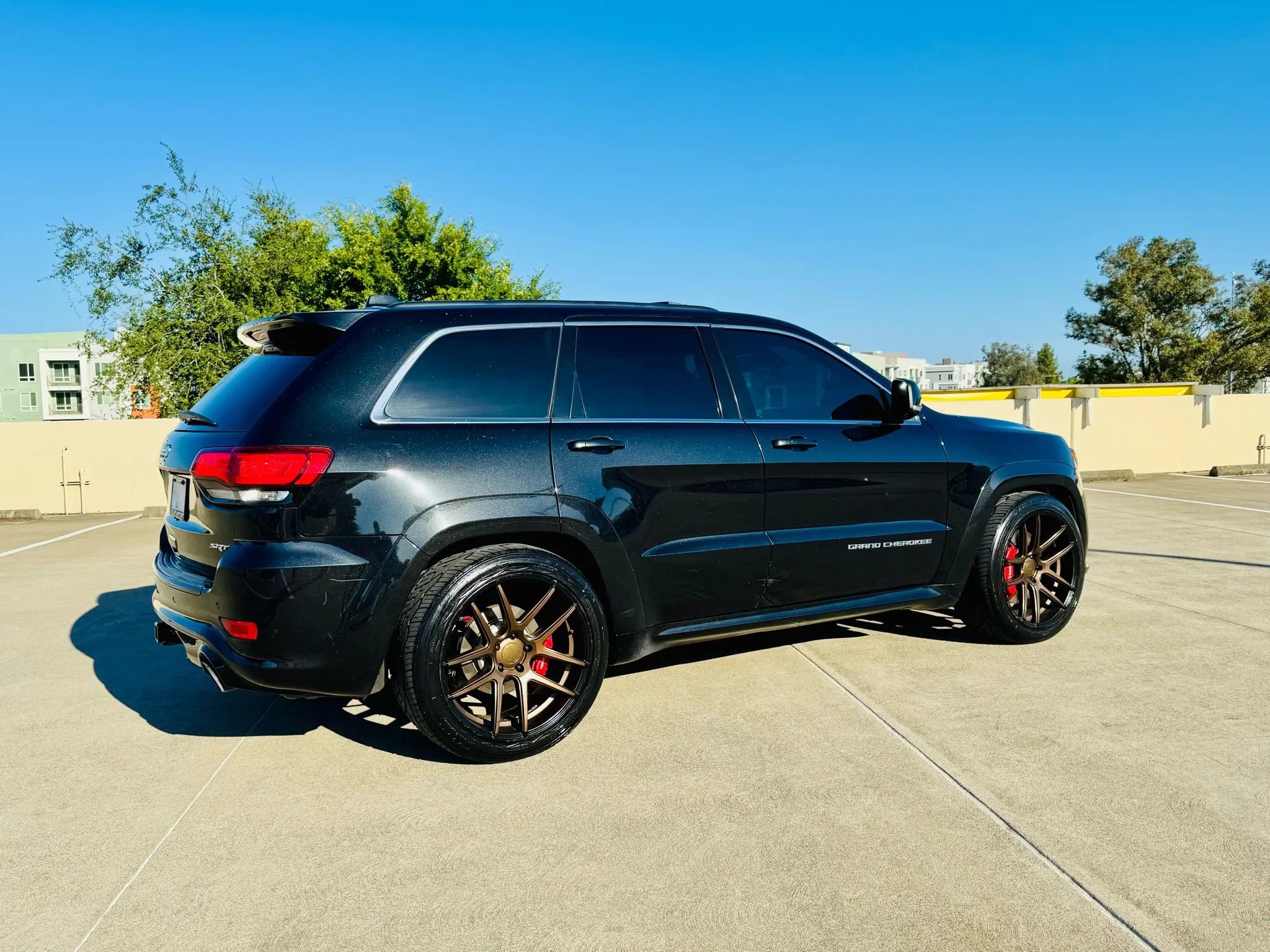 Used 2014 Jeep Grand Cherokee SRT8 w/ Luxury Group II AWD/4WD image 25
