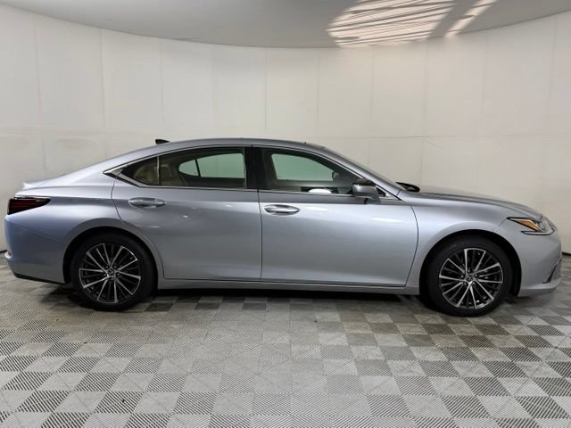 Used 2025 Lexus ES 350 w/ Premium Package FWD image 10