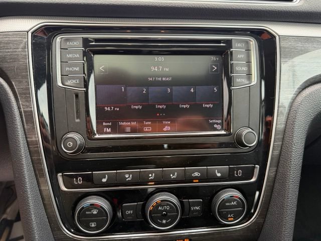 Used 2018 Volkswagen Passat 2.0T SE w/ SE Lighting Package FWD image 21