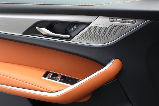 New 2026 Jaguar F-PACE R-Dynamic S image 18