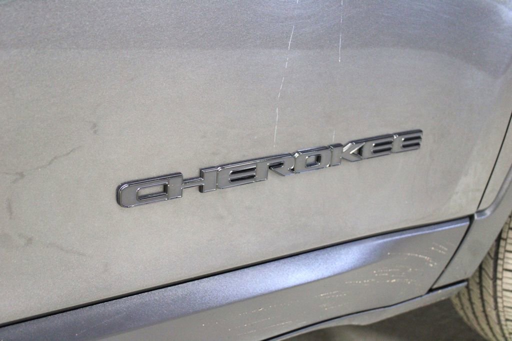 Used 2021 Jeep Cherokee Latitude Plus image 33