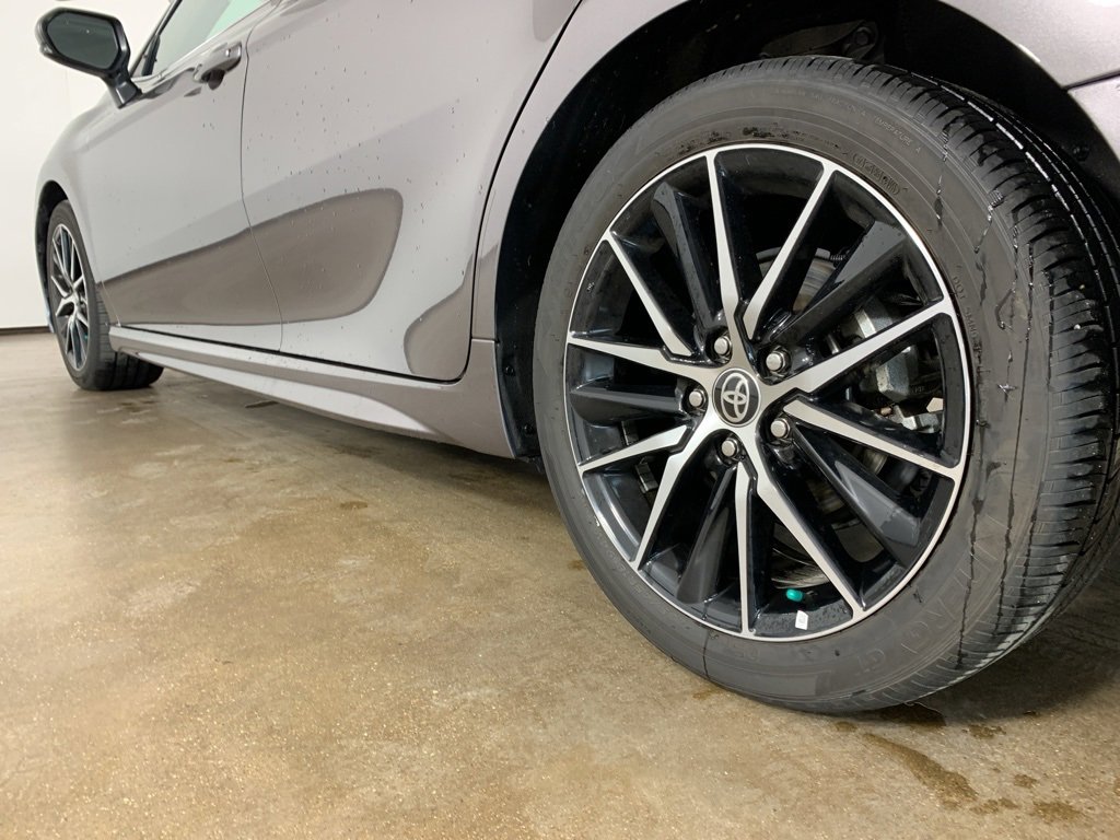 Used 2024 Toyota Camry SE w/ Convenience Package image 15