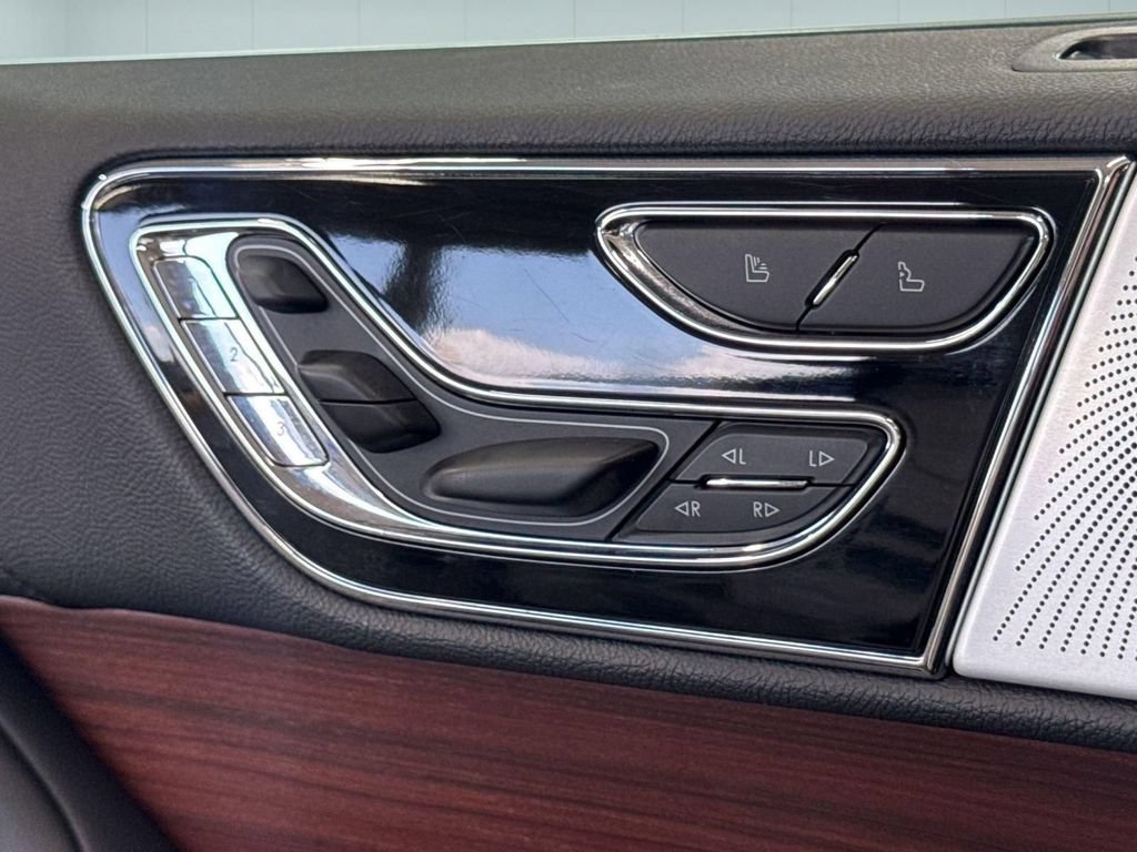 Certified 2023 Lincoln Navigator Reserve AWD/4WD image 14