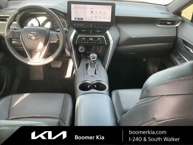 Used 2023 Toyota Venza XLE image 15