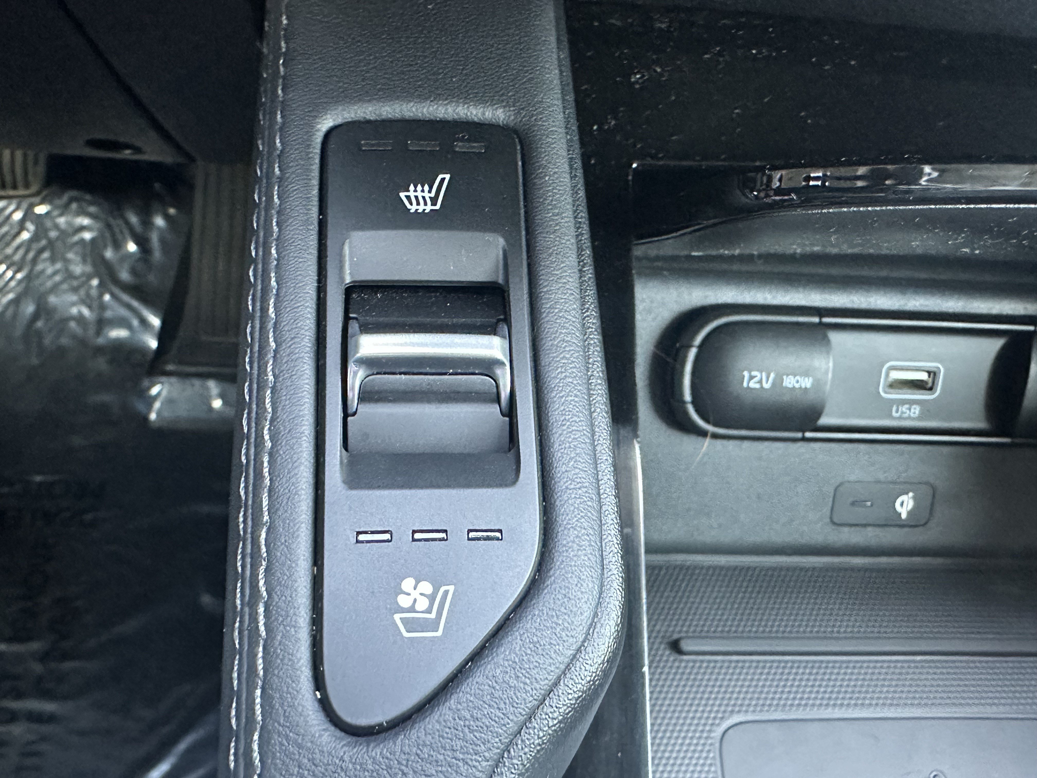 Used 2020 Kia Telluride EX w/ EX Premium Package FWD image 31
