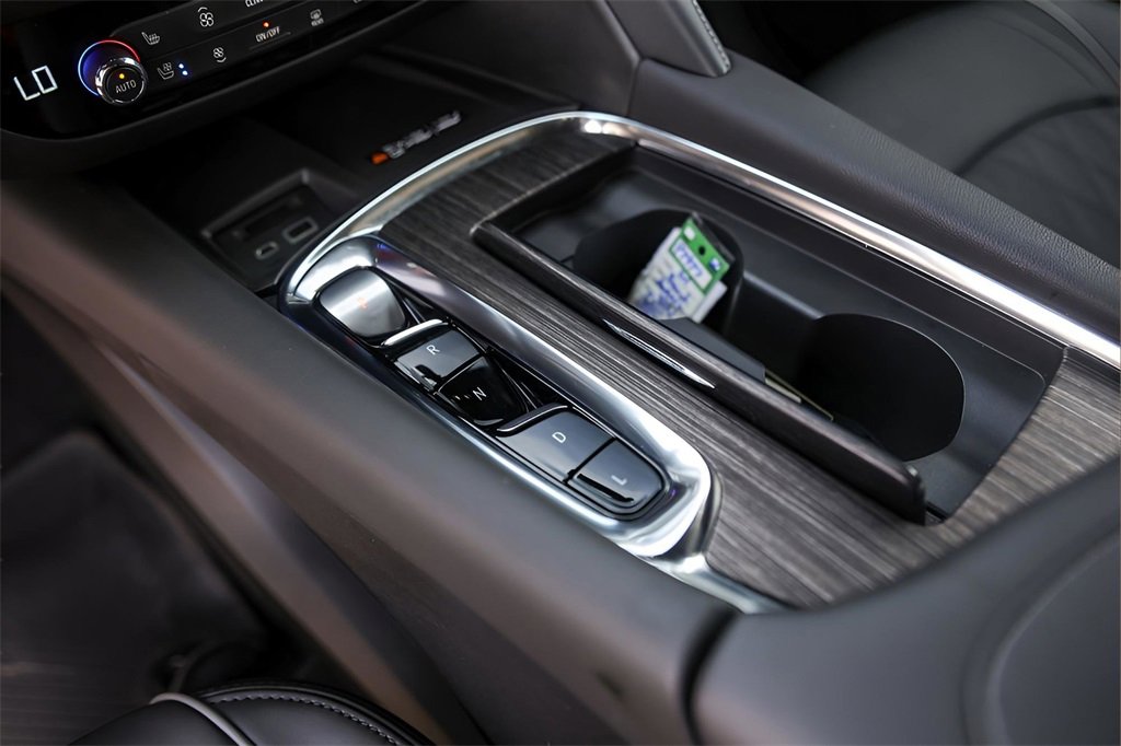 Used 2024 Buick Enclave Avenir w/ Avenir Technology Package image 20