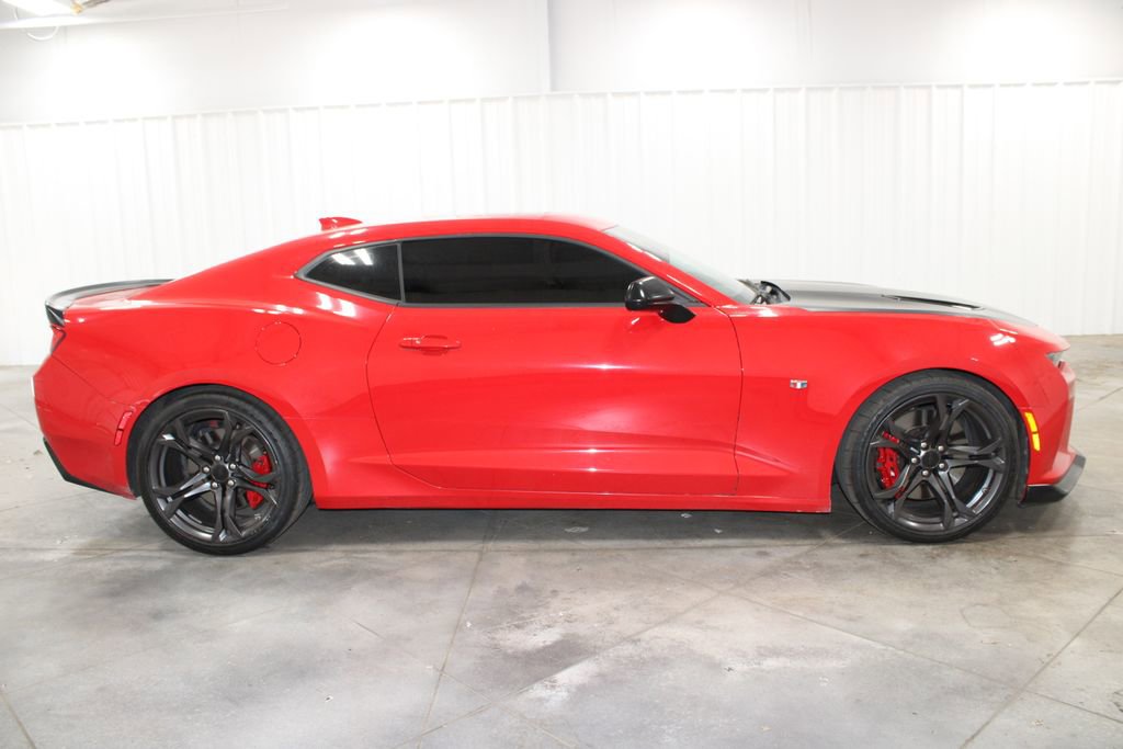 Used 2018 Chevrolet Camaro SS RWD image 11