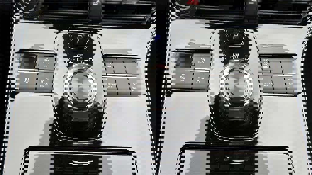 Used 2025 Toyota bZ4X XLE image 18