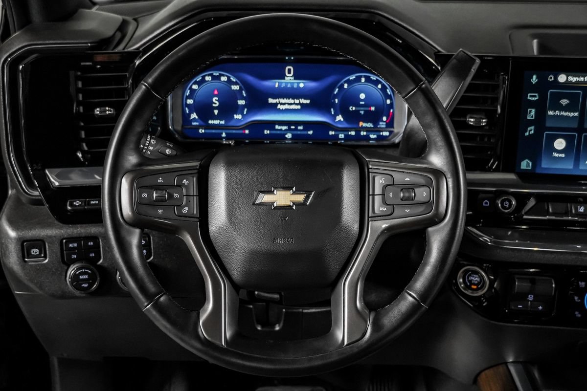 Used 2025 Chevrolet Silverado 3500 High Country w/ Technology Package AWD/4WD image 16