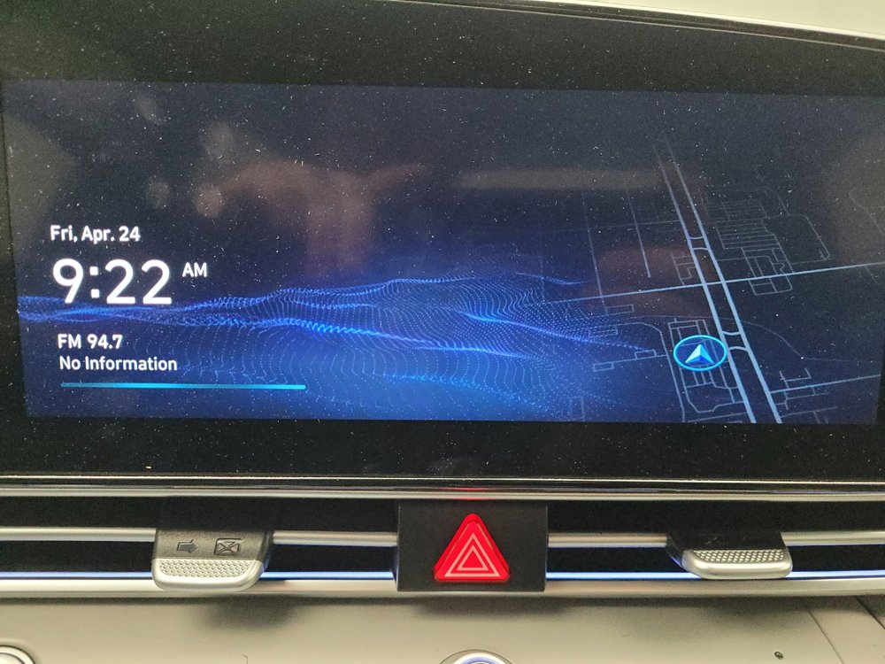Used 2024 Hyundai Elantra SEL FWD image 25