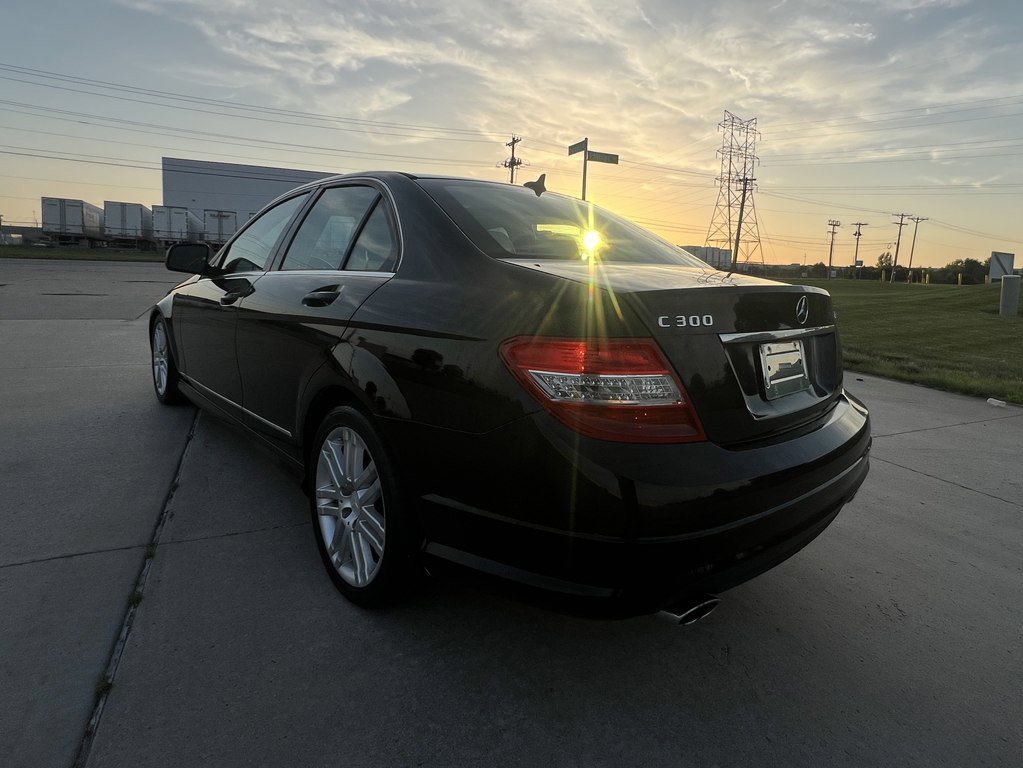 Used 2009 Mercedes-Benz C 300 4MATIC Sedan image 3