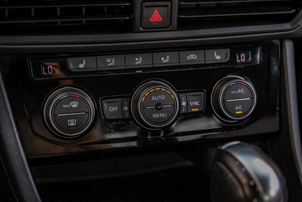 Used 2019 Volkswagen Jetta R-Line FWD image 29