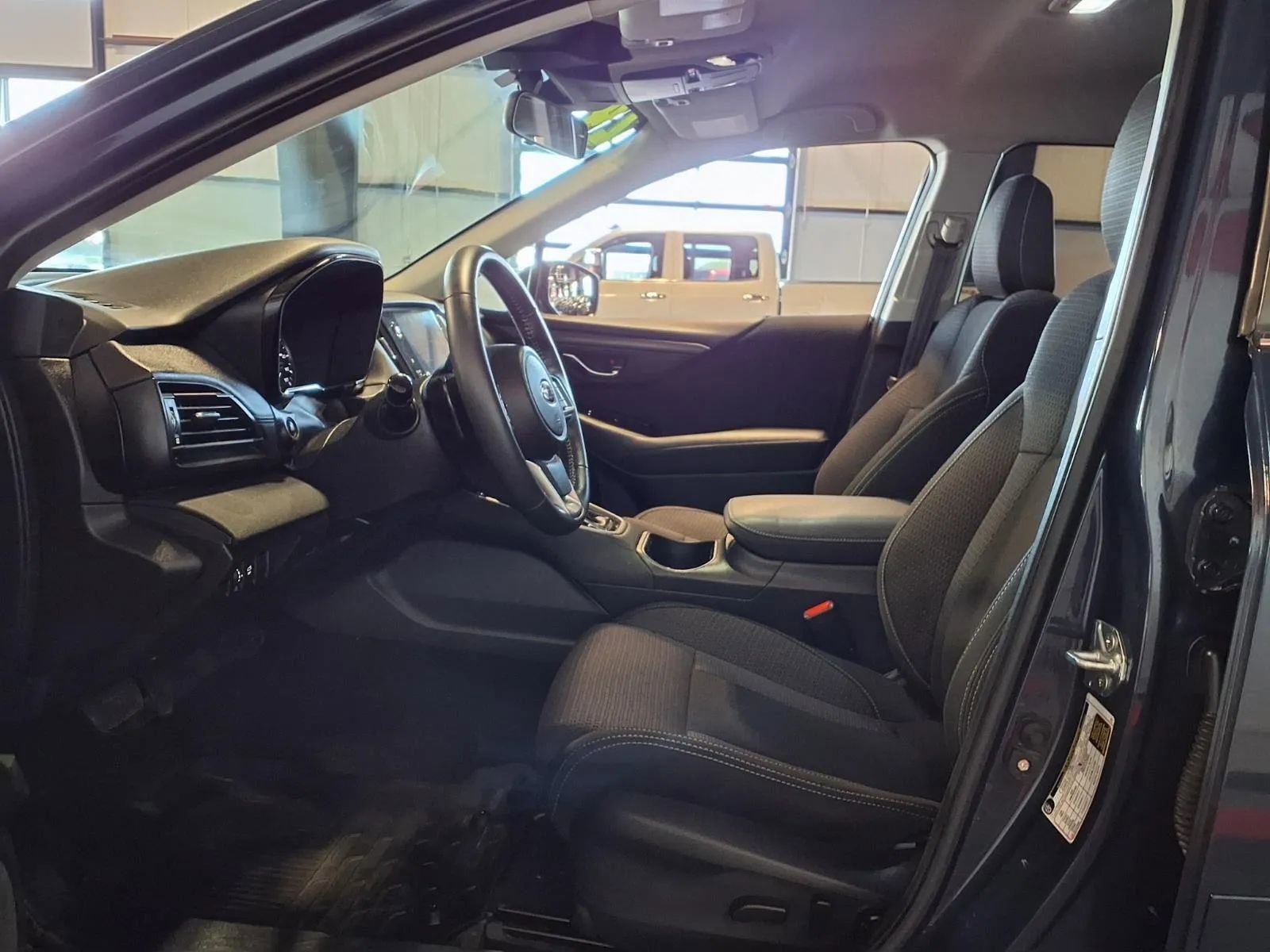 Used 2024 Subaru Outback Premium AWD/4WD image 18