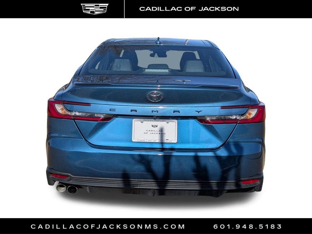 Used 2025 Toyota Camry SE image 7