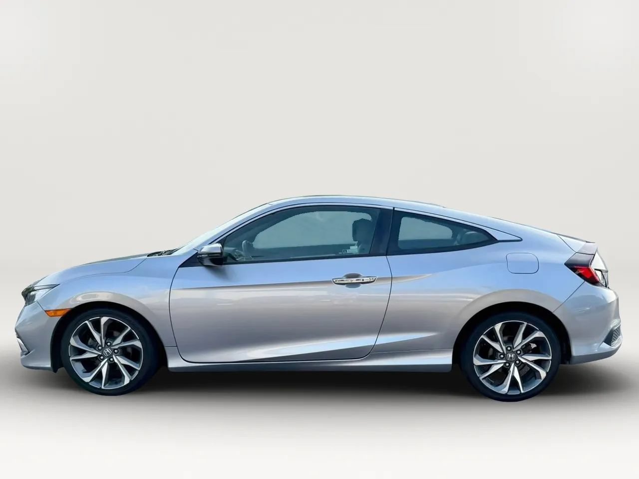 Used 2019 Honda Civic Touring image 5