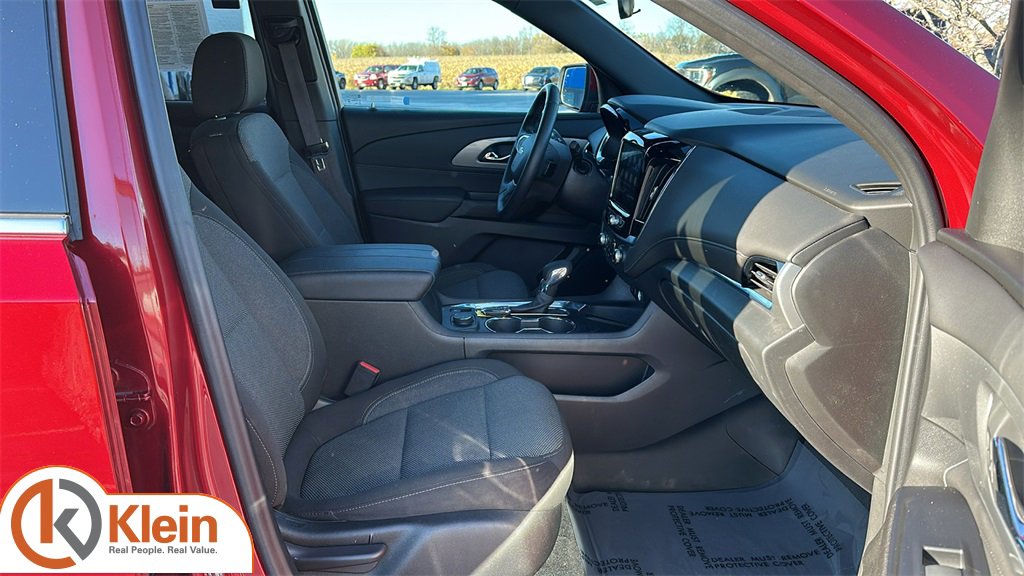 Used 2023 Chevrolet Traverse LT image 33