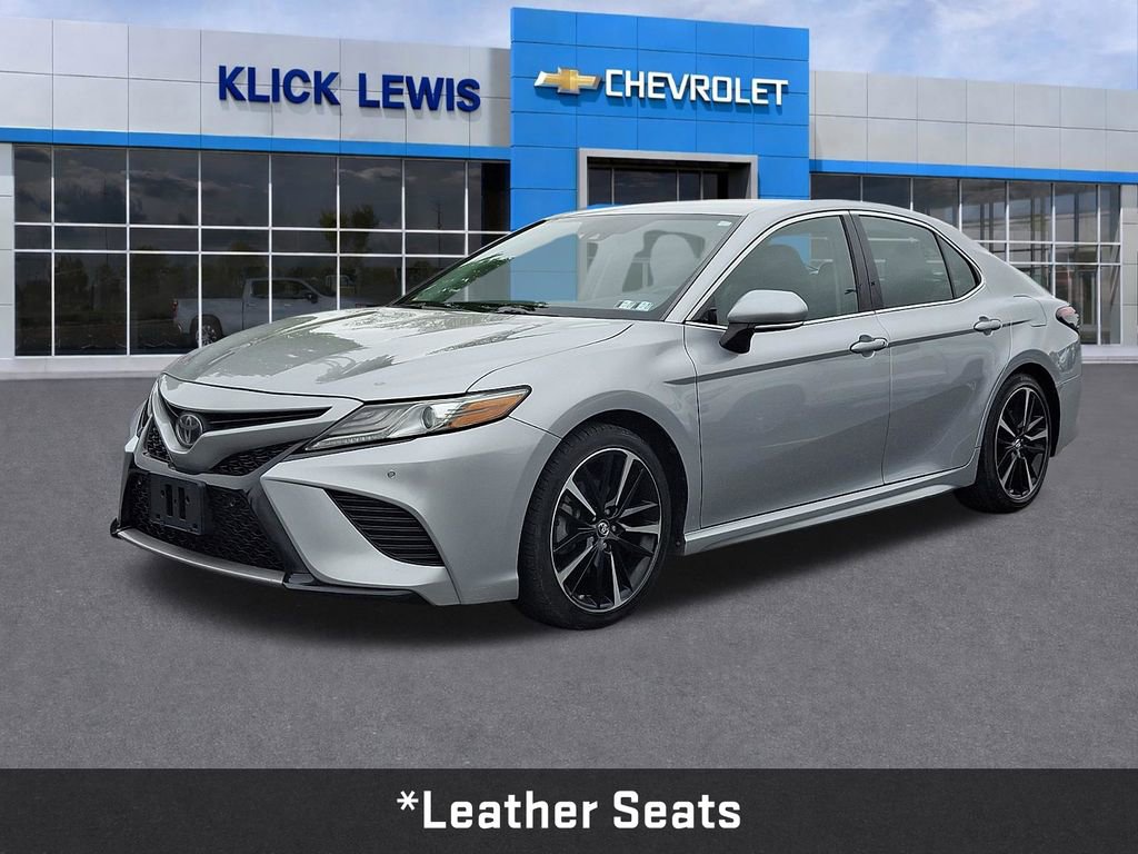 Used 2018 Toyota Camry XSE FWD image 3