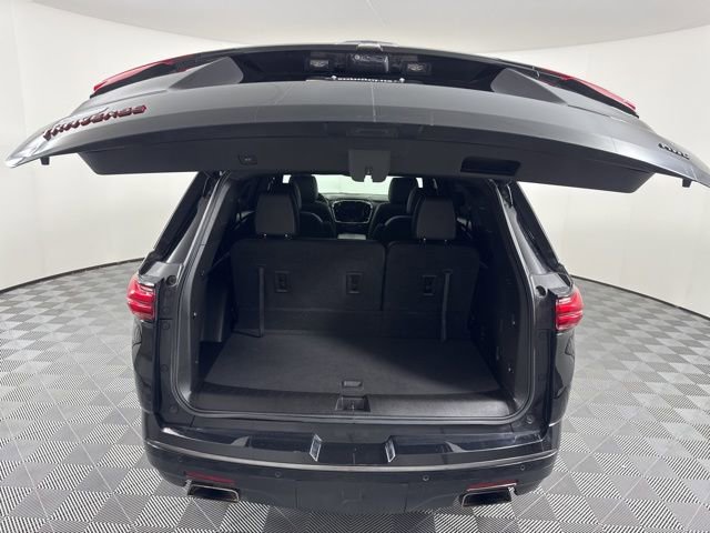 Used 2023 Chevrolet Traverse Premier w/ Redline Edition image 13