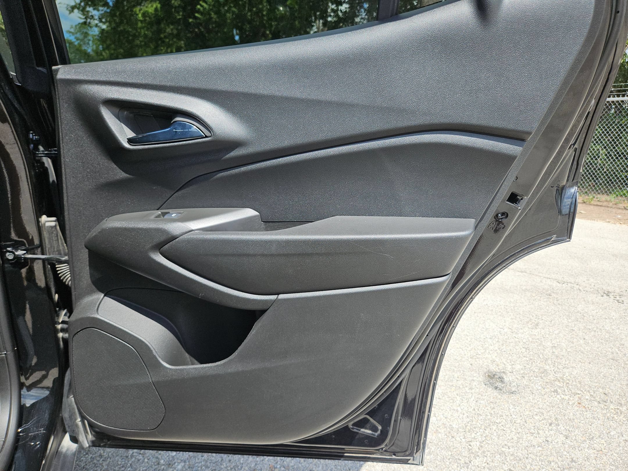 Used 2024 Chevrolet Trax RS w/ Sunroof Package FWD image 26