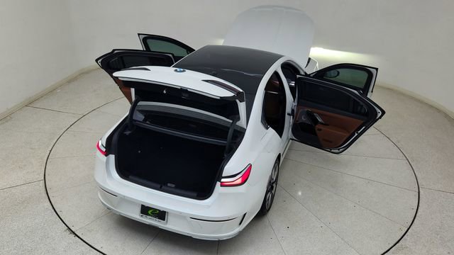 Used 2023 BMW i7 xDrive60 w/ Executive Package 2 image 91