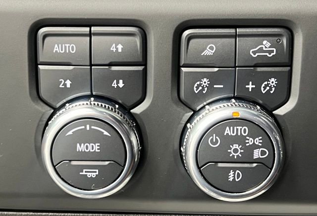 Used 2024 GMC Sierra 2500 Denali Ultimate AWD/4WD image 32