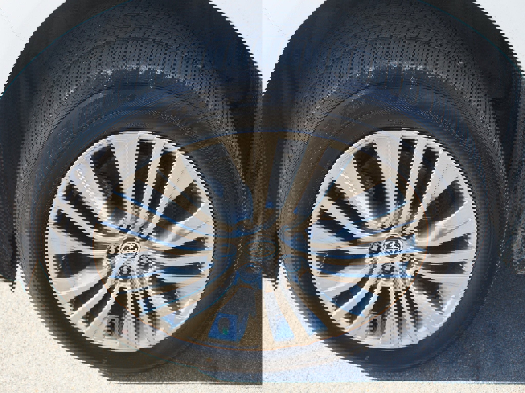 Used 2023 Toyota Venza XLE image 25