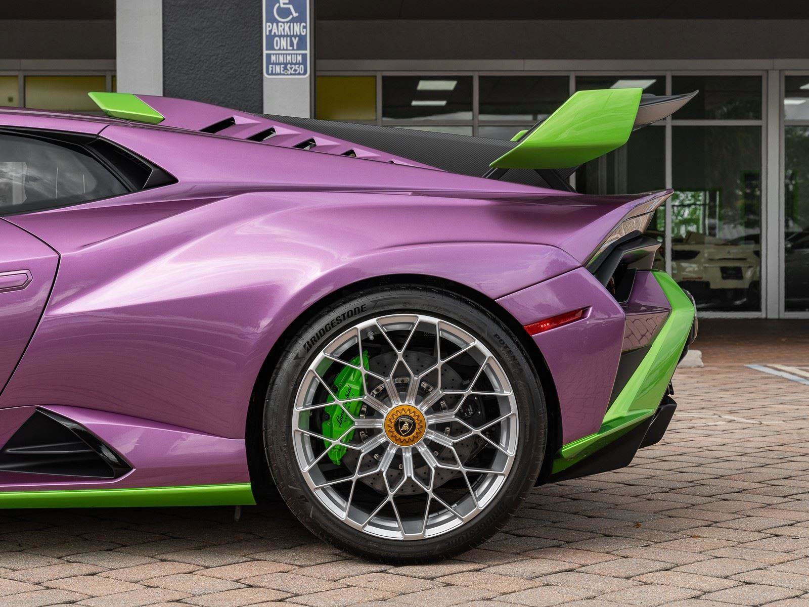 Used 2023 Lamborghini Huracan STO image 12